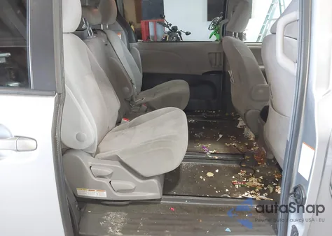 2017 Toyota Sienna Le 8 Passenger из США, поврежденный, VIN 5TDKZ3DC3HS796885